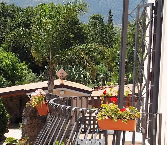 Al Giardino Bed and Breakfast 4*
