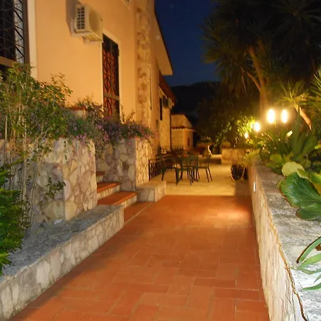 Panzió Al Giardino